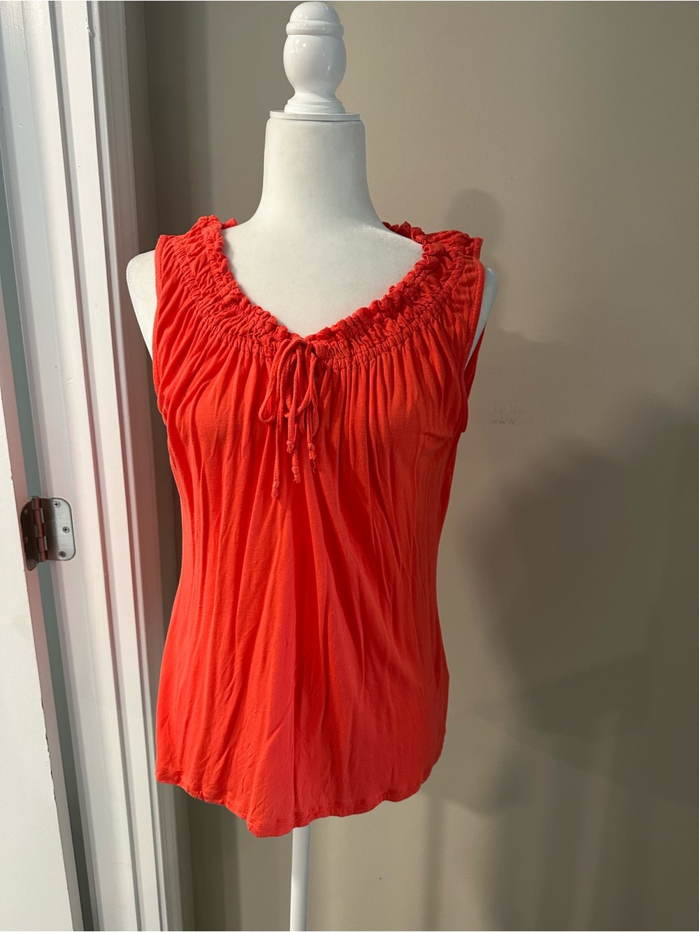 Willi Smith Sleeveless Smocked Tie-Neck Camisole in Coral
